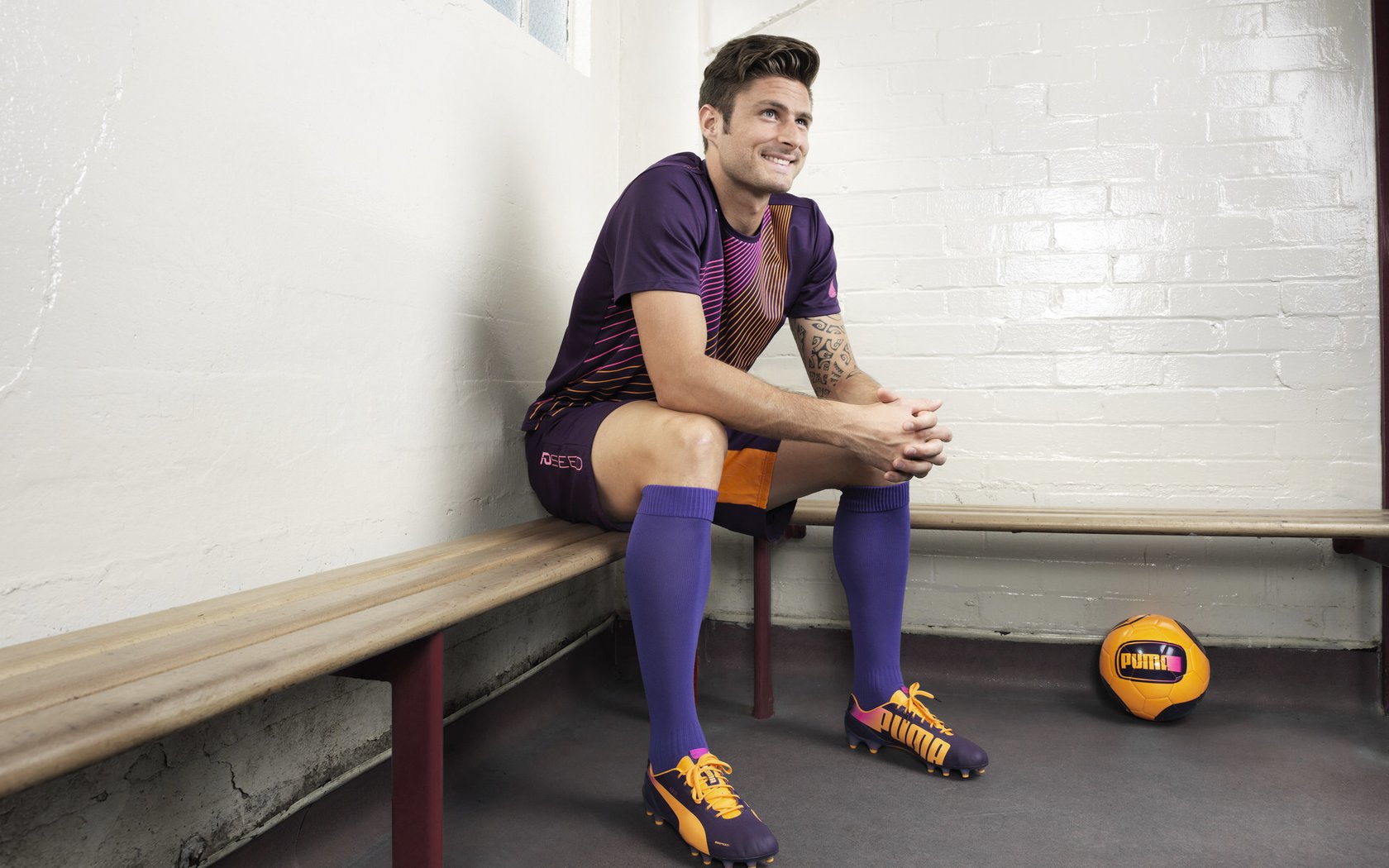 绿色可再生材料逐渐替代传统建材，引领足球场馆绿色转型，绿色再生资源回收是什么意思